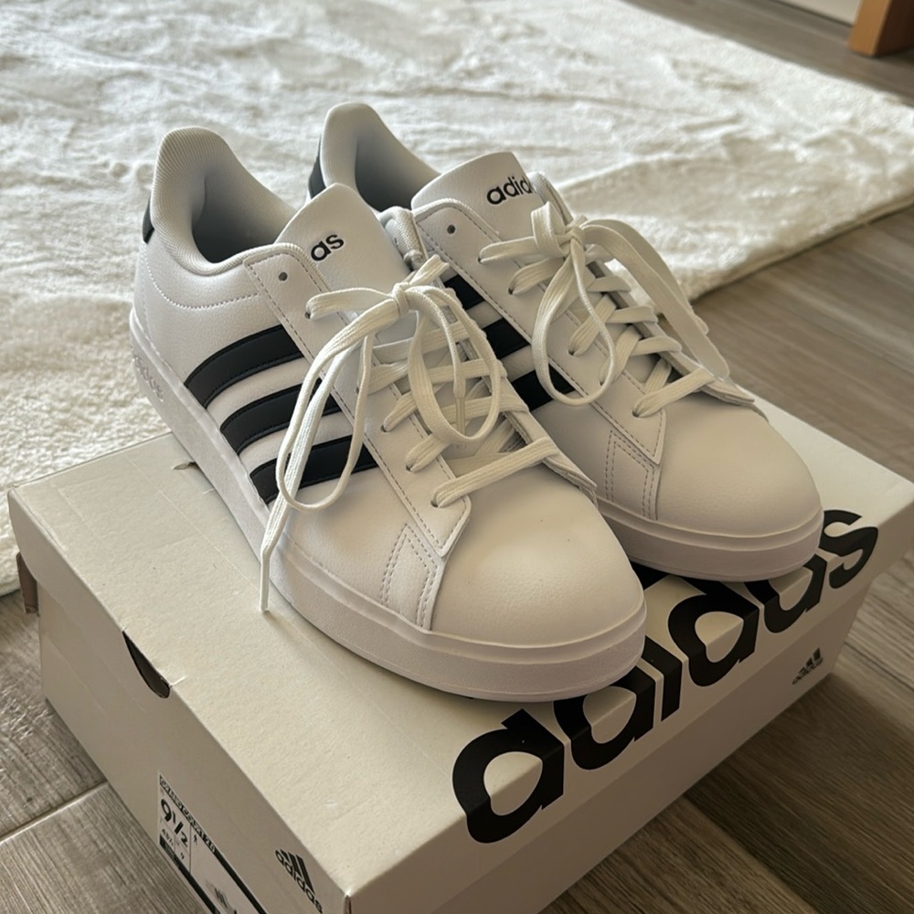 Adidas Sneakers - Grand Court 2.0
